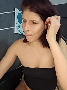 Snapshot of Lenchen_ chatting on 01/27/25, 08:28 Lenchen online show from 01/27/25, 08:28