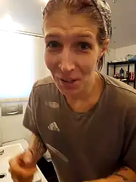 Snapshot of Lenchen_ chatting on 01/31/25, 09:48 Lenchen online show from 01/31/25, 09:48