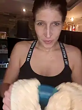 Snapshot of Lenchen_ chatting on 02/22/25, 07:58 Lenchen online show from 02/22/25, 07:58