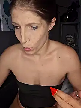 Snapshot of Lenchen_ chatting on 03/16/25, 07:49 Lenchen online show from 03/16/25, 07:49