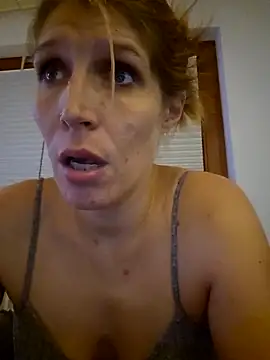 Snapshot of Lenchen_ chatting on 10/30/25, 08:53 Lenchen online show from 10/30/25, 08:53