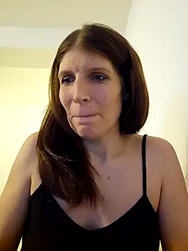 Snapshot of Lenchen_ chatting on 02/13/26, 10:17 Lenchen online show from 02/13/26, 10:17