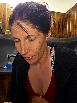 Lenchen  online show from 04/06/26, 07:48