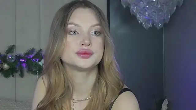 Snapshot of ViolaFlirt chatting on 12/29/24, 03:13 ViolaFlirt online show from 12/29/24, 03:13