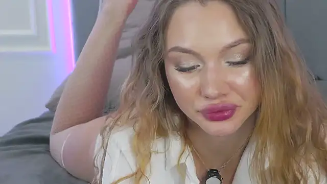 Snapshot of ViolaFlirt chatting on 02/06/25, 10:37 ViolaFlirt online show from 02/06/25, 10:37