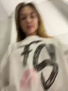 Snapshot of ViolaFlirt chatting on 02/11/25, 05:29 ViolaFlirt online show from 02/11/25, 05:29