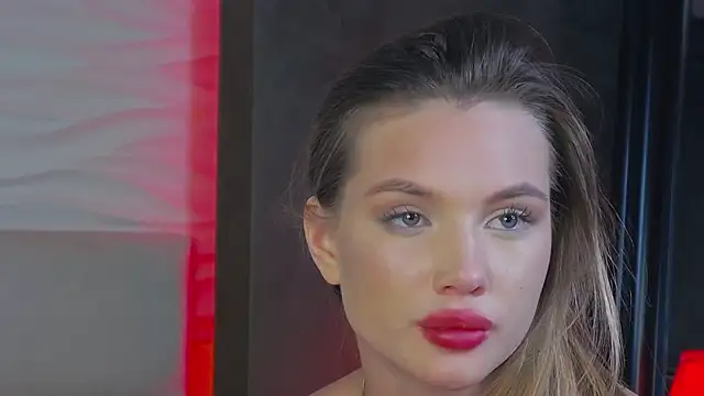 Snapshot of ViolaFlirt chatting on 02/19/25, 10:45 ViolaFlirt online show from 02/19/25, 10:45