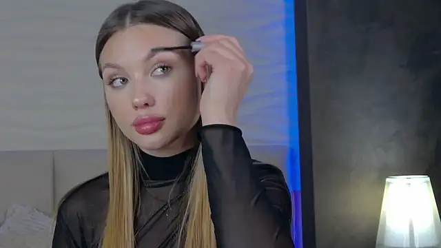 Snapshot of ViolaFlirt chatting on 03/03/25, 10:06 ViolaFlirt online show from 03/03/25, 10:06