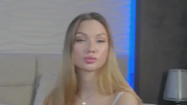 Snapshot of ViolaFlirt chatting on 03/06/25, 09:47 ViolaFlirt online show from 03/06/25, 09:47