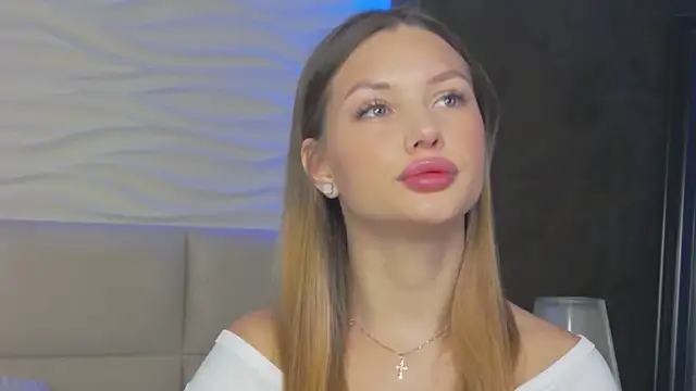 Snapshot of ViolaFlirt chatting on 03/14/25, 04:10 ViolaFlirt online show from 03/14/25, 04:10