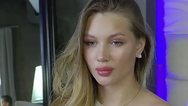 Snapshot of ViolaFlirt chatting on 03/15/25, 10:35 ViolaFlirt online show from 03/15/25, 10:35