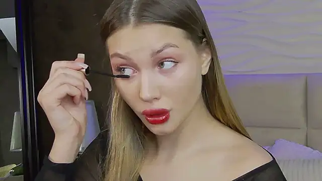 Snapshot of ViolaFlirt chatting on 03/20/25, 04:18 ViolaFlirt online show from 03/20/25, 04:18