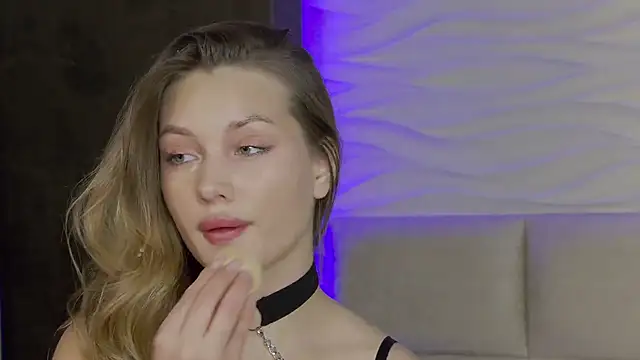 Snapshot of ViolaFlirt chatting on 03/20/25, 10:54 ViolaFlirt online show from 03/20/25, 10:54