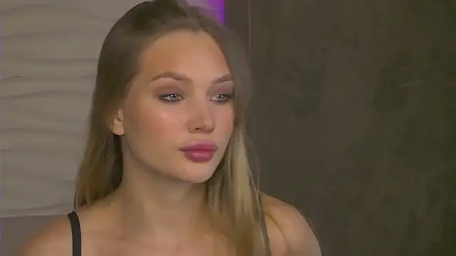 Snapshot of ViolaFlirt chatting on 03/23/25, 03:54 ViolaFlirt online show from 03/23/25, 03:54