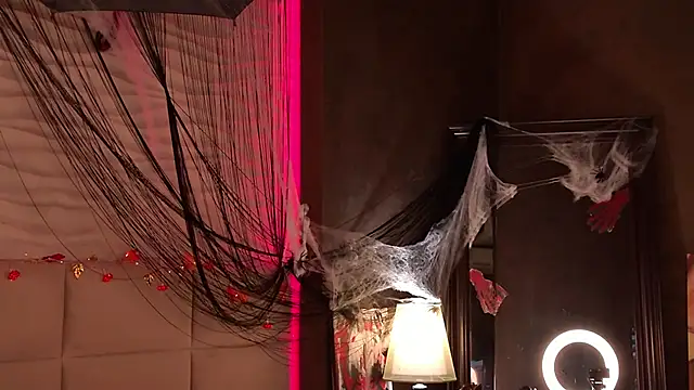 Snapshot of ViolaFlirt chatting on 10/28/25, 04:38 ViolaFlirt online show from 10/28/25, 04:38