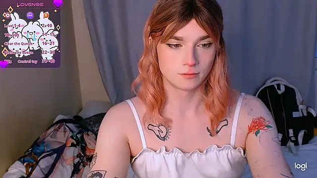 Snapshot of Alice_Hells chatting on 01/10/25, 04:44 Alice Hells online show from 01/10/25, 04:44