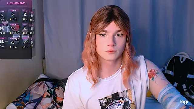 Snapshot of Alice_Hells chatting on 01/18/25, 05:52 Alice Hells online show from 01/18/25, 05:52