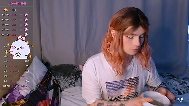 Snapshot of Alice_Hells chatting on 01/27/25, 10:16 Alice Hells online show from 01/27/25, 10:16