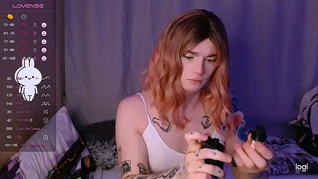 Snapshot of Alice_Hells chatting on 02/10/25, 04:08 Alice Hells online show from 02/10/25, 04:08