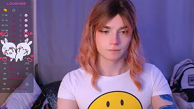 Snapshot of Alice_Hells chatting on 02/14/25, 07:17 Alice Hells online show from 02/14/25, 07:17