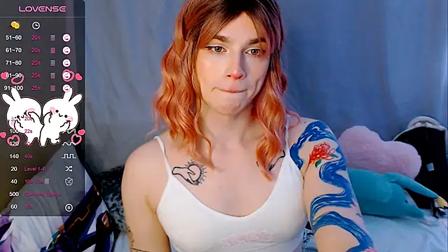 Snapshot of Alice_Hells chatting on 02/17/25, 07:58 Alice Hells online show from 02/17/25, 07:58