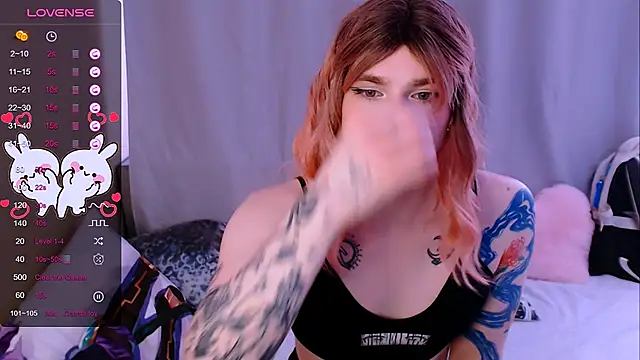 Snapshot of Alice_Hells chatting on 02/21/25, 08:07 Alice Hells online show from 02/21/25, 08:07