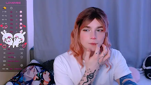 Snapshot of Alice_Hells chatting on 03/15/25, 08:37 Alice Hells online show from 03/15/25, 08:37