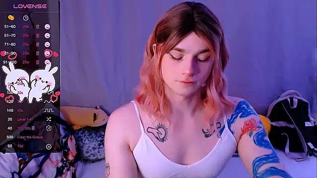 Snapshot of Alice_Hells chatting on 09/29/25, 05:12 Alice Hells online show from 09/29/25, 05:12