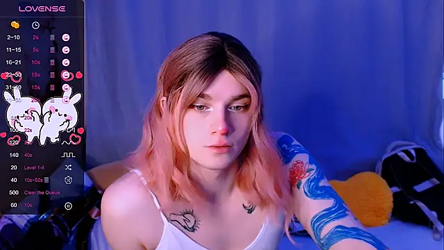 Snapshot of Alice_Hells chatting on 11/16/25, 07:36 Alice Hells online show from 11/16/25, 07:36