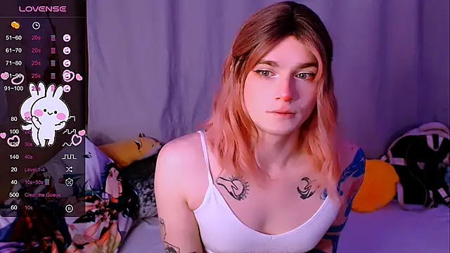 Snapshot of Alice_Hells chatting on 11/25/25, 03:28 Alice Hells online show from 11/25/25, 03:28