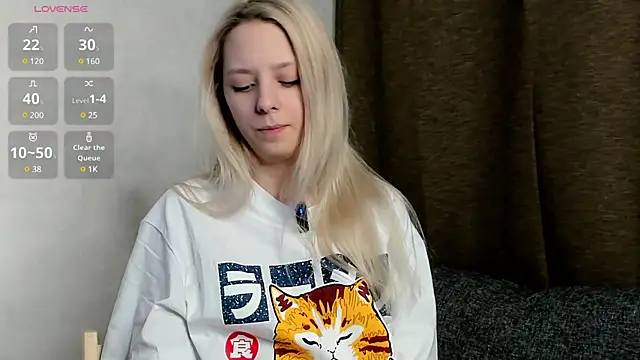 Snapshot of EngelFugler chatting on 03/10/25, 06:23 EngelFugler online show from 03/10/25, 06:23