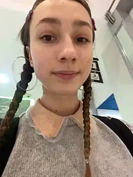 Lia  Love online show from 12/22/24, 12:27