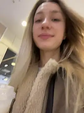 Lia  Love online show from 10/29/25, 11:12