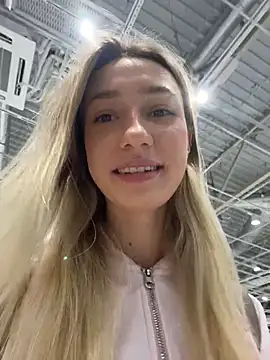 Lia  Love online show from 11/07/25, 12:16