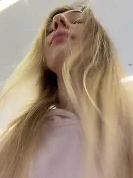 Lia  Love online show from 01/08/26, 02:41