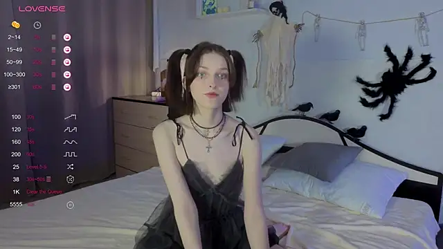 Sweet Paradox online show from 10/20/25, 10:10