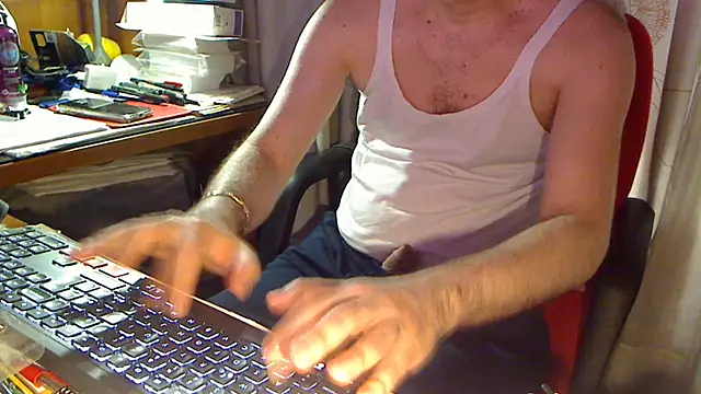 Snapshot of BoySexy696969 chatting on 06/17/26, 02:40 BoySexy696969 online show from 06/17/26, 02:40