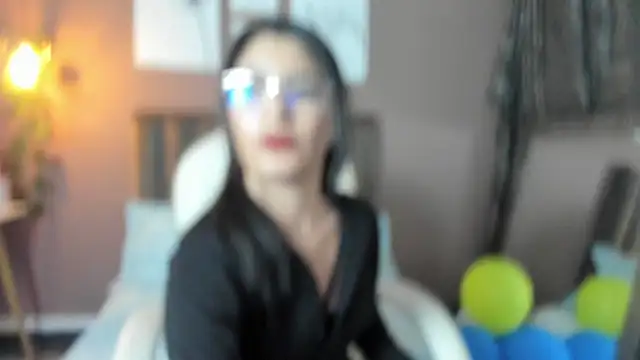 lunaalynch online show from 12/18/24, 08:03