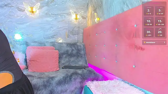 Snapshot of taylorbunny_x chatting on 11/11/25, 02:33 taylorbunny x online show from 11/11/25, 02:33