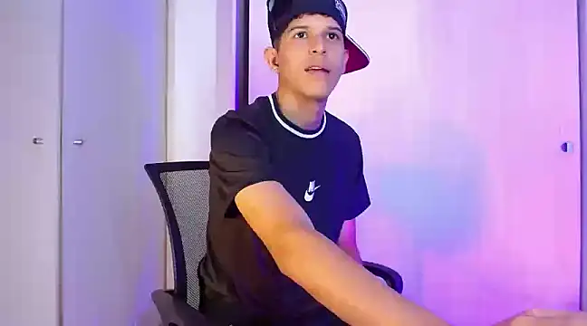 Snapshot of LiamGadiell chatting on 12/14/24, 01:50 LiamGadiell online show from 12/14/24, 01:50