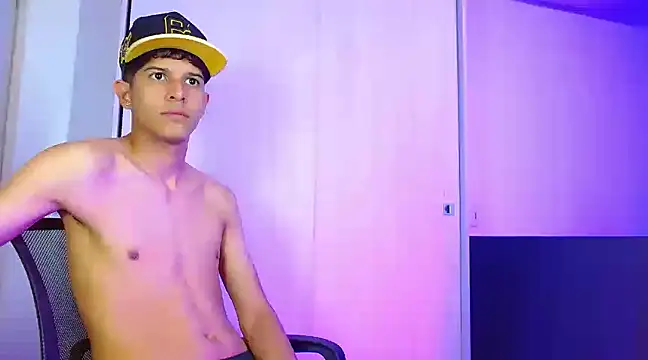 Snapshot of LiamGadiell chatting on 12/16/24, 03:30 LiamGadiell online show from 12/16/24, 03:30