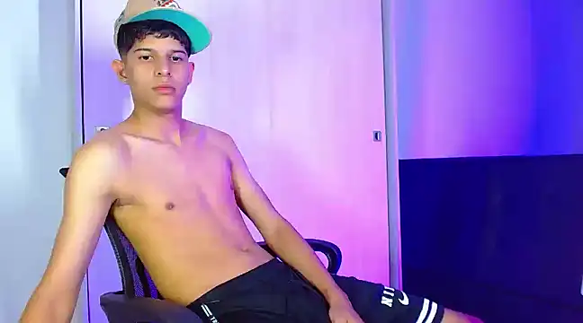 Snapshot of LiamGadiell chatting on 12/19/24, 09:18 LiamGadiell online show from 12/19/24, 09:18