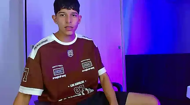 Snapshot of LiamGadiell chatting on 12/25/24, 03:40 LiamGadiell online show from 12/25/24, 03:40