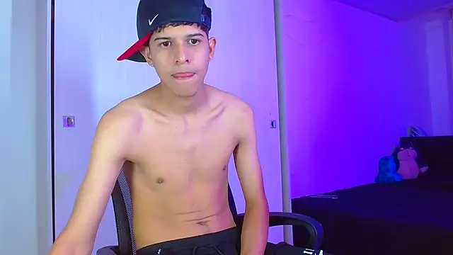 Snapshot of LiamGadiell chatting on 01/07/25, 12:13 LiamGadiell online show from 01/07/25, 12:13