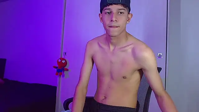 Snapshot of LiamGadiell chatting on 02/22/25, 01:55 LiamGadiell online show from 02/22/25, 01:55