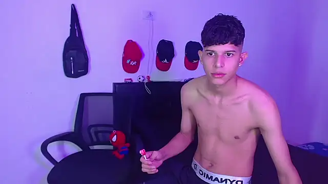 Snapshot of LiamGadiell chatting on 02/24/25, 04:16 LiamGadiell online show from 02/24/25, 04:16