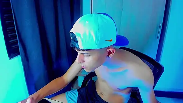 Snapshot of LiamGadiell chatting on 03/07/25, 06:02 LiamGadiell online show from 03/07/25, 06:02