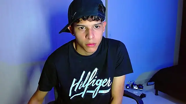 Snapshot of LiamGadiell chatting on 03/09/25, 03:54 LiamGadiell online show from 03/09/25, 03:54