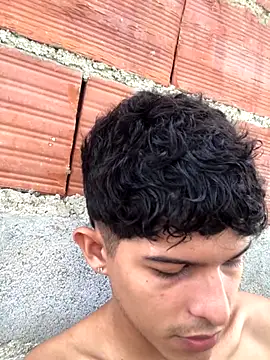 Snapshot of LiamGadiell chatting on 11/23/25, 04:18 LiamGadiell online show from 11/23/25, 04:18