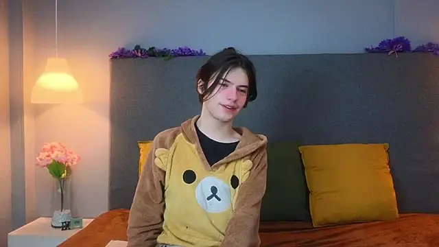 Angel shiny online show from 01/12/25, 04:00